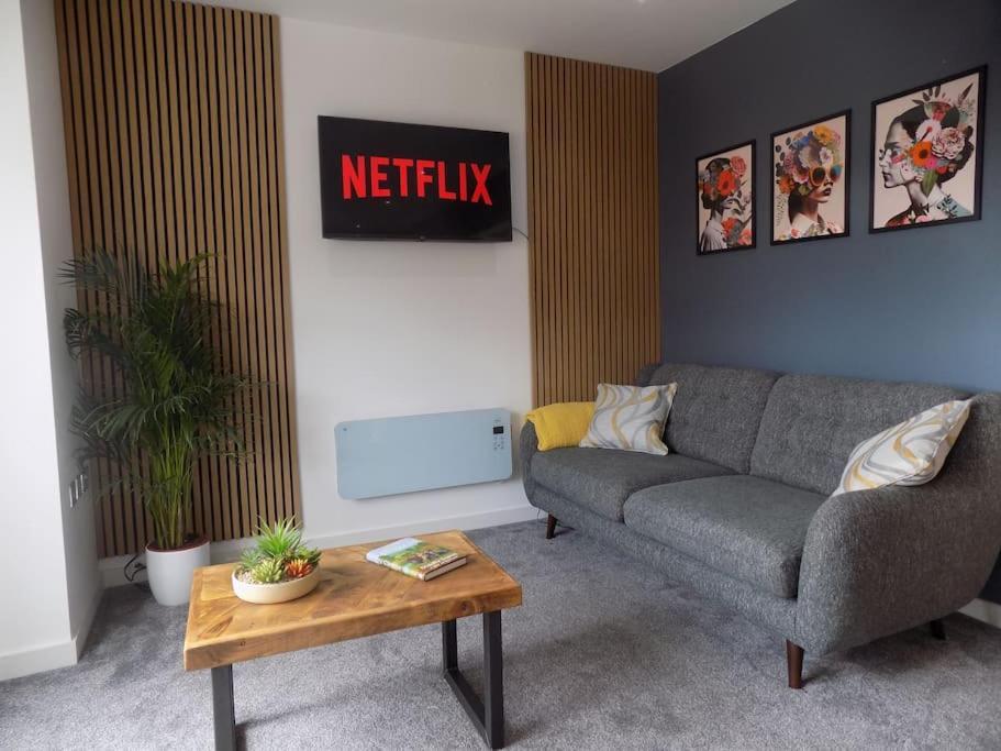 2 Bedroom Luxury City Centre Apt Lincoln Bagian luar foto